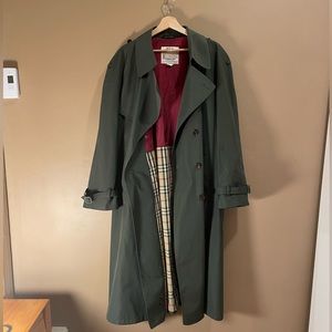 Vintage London Fog double breasted iconic trench coat